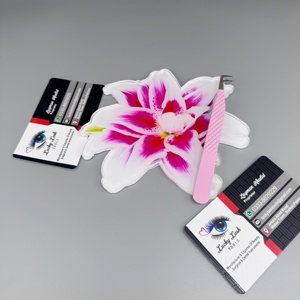 Nouveaux outils pour cils Lucky Lash : Plateaux en acrylique pour cils, motifs fleur, papillon, carré, cœur, avec logo personnalisé, écologiques - Product Image 4