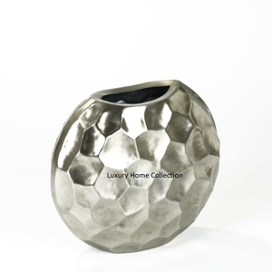 Vase à fleurs minimaliste en nid d'abeille martelé en feuille d'aluminium couleur argent jardinières et Pots pour fleurs d'affichage à bas prix - Product Image 1