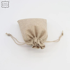 Petite pochette cadeau à cordon de serrage avec logo personnalisé en toile de coton biologique pour l'emballage de bijoux ou d'artisanat en gros - Product Image 5