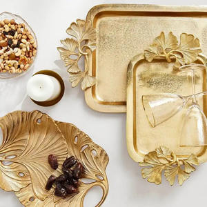 Bandeja de servicio rectangular de Metal popular con asas de hoja de Ginkgo, bandejas de mesa para servir alimentos chapadas en oro para el hogar y la boda - Product Image 2