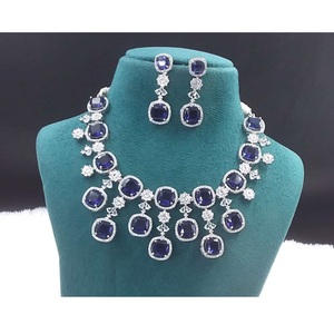 Ensemble collier et boucles d'oreilles en diamants américains haut de gamme pour femmes bijoux en laiton exquis pour événements spéciaux meilleur prix - Product Image 2