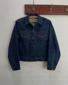 Chaqueta Vaquera de Mezclilla de Talla Grande de Calidad Superior con Bolsillos Personalizados, Peso del Tejido de 100 Gramos, Cierre de Botones Informal, Diseño Moderno - Product Image 4