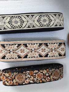 Lazos bordados a máquina hechos a medida en base negra y marrón en diseños y colores variados para vestidos de novia. - Product Image 3