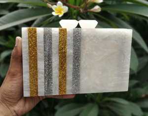 Accessoire de qualité d'exportation d'embrayage pour femmes en résine indienne à la mode pour élever le style de la mode cette saison - Product Image 2