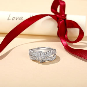 Bague de mariage pour femme Jeulia Enchanted Knot en argent sterling avec zircon et diamant - Product Image 4