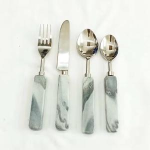 Vente chaude sur une qualité exceptionnelle, un design moderne et élégant hautement utilisé ensemble de couteaux à fromage 3 pièces pour la coupe du fromage fabriqué en Inde - Product Image 4