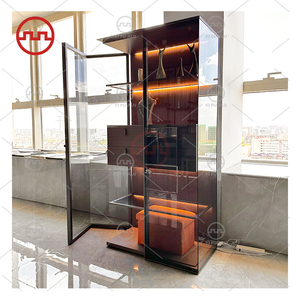 Eine Wertvolle Vitrine: Das <span class=keywords><strong>Ala</strong></span>-Schränkchen mit Reflektierenden Glastüren - Ein Schrank mit Überraschender Ästhetik - Product Image 4