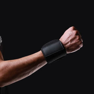 สายรัดข้อมือยกน้ำหนัก FG-WS-001 รุ่นใหม่ ผลิตจากผ้าฝ้ายอย่างดี ระบายอากาศได้ดี เหมาะสำหรับการออกกำลังกายและยกน้ำหนัก - Product Image 6