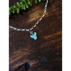 Breloques en argent sterling et turquoise de Mohave, faites à la main par des artisans Navajo, avec crâne de taureau serti, idéales pour un cadeau - Product Image 2