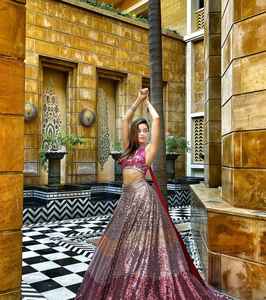 Hermosa última ropa de fiesta de diseñador Lehenga - Product Image 2