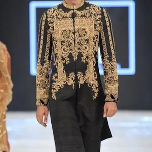 BELLE CRÉATEUR DE BRODERIE ZARI LOURDE SUR DES HOMMES ÉLÉGANTS KURTA AVEC PANTALON pour FÊTE/MARIAGE @ 2024 - Product Image 1