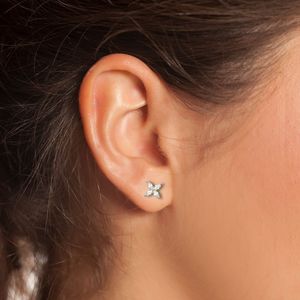 ตุ้มหูทองกระดุมรูปดอกไม้ avarta 18K - Product Image 4