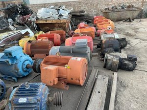 Déchets de compresseurs de climatisation et de réfrigérateurs de haute qualité, déchets de moteurs électriques 100% cuivre, démarreurs, alternateurs, générateurs, vente de déchets industriels - Product Image 2