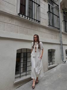 Vestido Midi de verano floral elegante con correas de lazo en los hombros Tela suave y ligera para uso diario o en la playa - Product Image 3