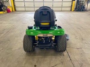 รถตัดหญ้าแบบนั่งขับ Johhn Deere X304 สีเขียวเหลือง ขับเคลื่อน 4 ล้อ เครื่องยนต์เบนซิน ใช้งานง่าย - Product Image 5