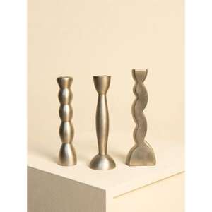 Bougeoir en aluminium magnifiquement poli avec un savoir-faire complexe et un design élégant pour une décoration d'occasion spéciale - Product Image 6