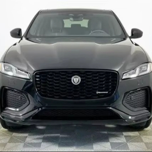 Toyota Corolla SUV R-Dynamic S P250 AWD Automatique 2024 d'occasion, conduite à gauche, sièges en cuir, pneus R17 - Product Image 1