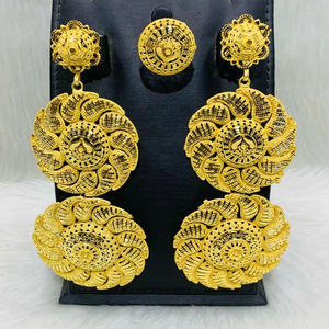 ต่างหูแฟชั่นดีไซน์คลาสสิกรุ่นใหม่เครื่องประดับทอง18K หนึ่งกรัมสำหรับผู้หญิงออนไลน์เท่านั้น - Product Image 1