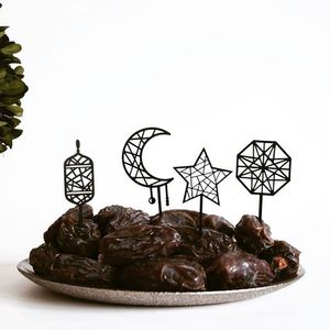 Élégant plateau de service en métal avec date et chocolat avec symboles islamiques pour l'Aïd Ramadan et la décoration de table - Product Image 1