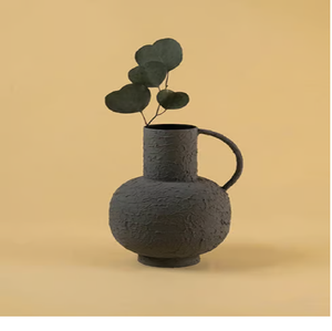 แจกันทรงกลมเล็กสีทองพร้อมหลอดแก้วในตัวสำหรับดอกไม้ก้านเดี่ยว มีจำหน่ายในราคาขายส่ง - Product Image 4