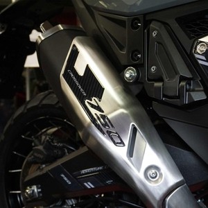 Adesivo 3D in Gel su Misura per Protezione Scarico Moto, Compatibile con HONDA X-ADV 750 (2021-2025) per Decorazione - Product Image 1