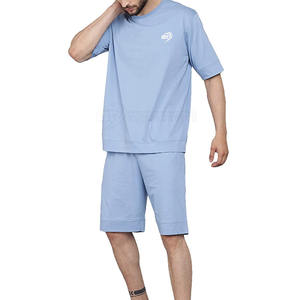 Ensemble T-shirt et short pour homme, tenue deux pièces, look tendance pour les activités de plein air, ensemble T-shirt et short - Product Image 2