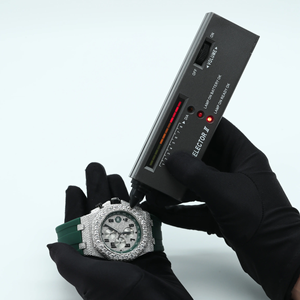 Montre de luxe en diamant Moissanite pour hommes brillant naturel VVS clarté en acier inoxydable matériel à la mode mouvement ETA - Product Image 4