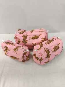 ชุดกระเป๋าเครื่องสำอางผ้าฝ้ายลายเสือดาว 3 ชิ้น พร้อมซิป น้ำหนักเบา เหมาะสำหรับการเดินทาง ใช้จัดระเบียบ จากราชสถาน - Product Image 2