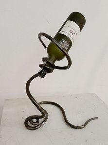 ที่วางขวดไวน์ลายดอกไม้ อลูมิเนียมสีทองสไตล์วินเทจ ขนาด 3 ลิตร เป็นมิตรกับสิ่งแวดล้อม สำหรับตกแต่งโต๊ะงานเลี้ยง - Product Image 4