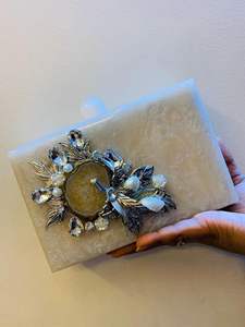 Pochette de type personnalisé en résine artisanale indienne pour femme - Product Image 4