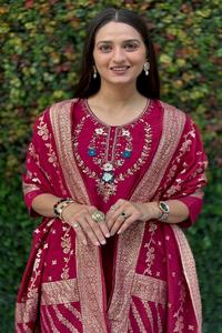 Grand ensemble élégant et droit de pantalon Kurti Dupatta Collection ethnique indienne opulente pour la vente en gros B2B et les cadeaux d'entreprise - Product Image 6