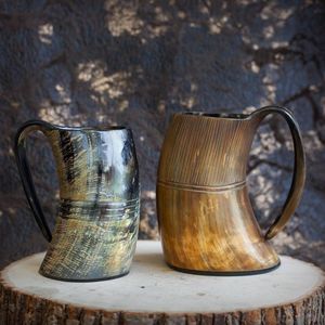 DISEÑO NATURAL CUERNO ORIGINAL VIKING BEBING HORN MUG - 100% Cuerno de cerveza auténtico Tankard Cup para ocasión navideña - Product Image 1