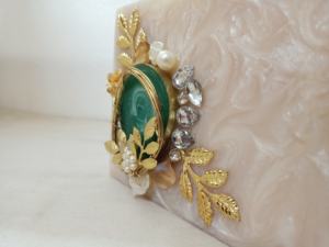 Sacs à main en résine sur mesure avec ornements en pierre et en laiton idéal pour les magasins d'accessoires de mode pour la revente - Product Image 4