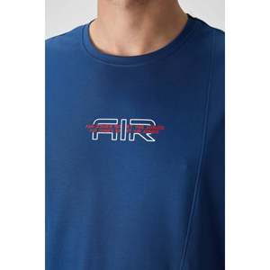 เสื้อยืดผ้าฝ้ายพิมพ์ลายทรงโอเวอร์ไซส์สำหรับผู้ชาย Air Jones พร้อมพื้นผิวเนื้อหนา - สีน้ำเงิน Parlament รุ่น 88372 - Product Image 2