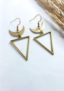 Pendientes de latón estilo fusión para mujer que combinan diseño moderno con motivos indios para una moda étnica versátil - Product Image 2