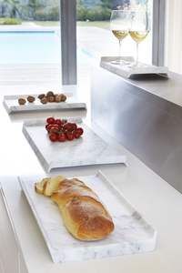 Plateau en marbre classique conçu pour compléter les thèmes de décoration intérieure traditionnels et contemporains - Product Image 4