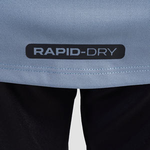 Camiseta sin mangas de poliéster para gimnasio para hombre, camiseta atlética de secado rápido sin mangas con tela transpirable, ajuste cómodo, deportes de entrenamiento ideales - Product Image 4