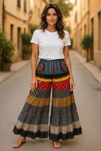 Pantalon pour femme en soie patchwork pour les occasions spéciales, pantalon large en soie de sari recyclée, pantalon ethnique bohème funky d'été patchwork - Product Image 3