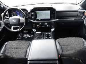 Premium usado 2023 Ford Tremor SuperCrew 4WD con asientos de cuero sistema de navegación arranque remoto techo solar Android Auto - Product Image 5