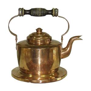 กาน้ำชาโลหะสีทองที่สวยงามพร้อมลวดลายที่ซับซ้อนเหมาะสำหรับการตกแต่งห้องครัวที่ได้รับแรงบันดาลใจจากมรดก - Product Image 6