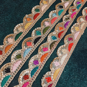 Lujoso adorno de encaje de diseñador para moda de alta gama y ropa de novia Patrones intrincados y detalles elegantes para ropa de boda - Product Image 1