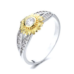 Anello a Spirale Bicolore con Fiori in Argento Sterling e Cristalli, Eleganti Anelli con Cristalli - Product Image 1