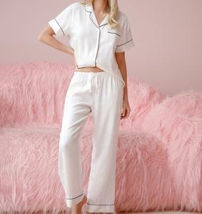 <span class=keywords><strong>Pigiama</strong></span> da donna in tessuto satinato <span class=keywords><strong>bianco</strong></span> con stampa digitale in poliestere misto viscosa con elastico in vita rapido asciutto e traspirante di lusso elegante tutto - Product Image 1