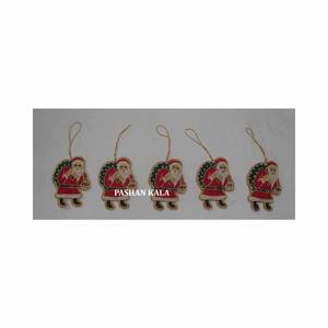 Adornos Navideños Tradicionales Bordados con Hilo Zari y Cuentas en Forma de Santa Claus para Colgar en Árboles - Product Image 1