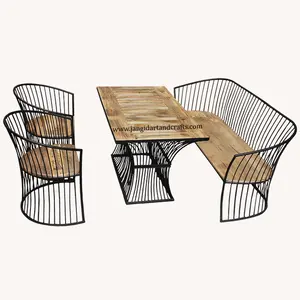 Mesa de comedor de hierro y madera industrial personalizada para exteriores, 1 sofá y 2 sillas de hierro forjado, conjunto de muebles de jardín para hotel y complejo turístico - Product Image 1