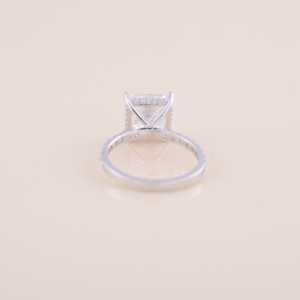 แหวนเพชรทรงปรินเซสคัทเพาะเลี้ยงในห้องปฏิบัติการ ได้รับการรับรองจาก IGI พร้อมวงแหวนประดับเพชรแบบ Pavé ตัวเรือนทองคำขาว/โรสโกลด์/ทองคำเหลือง 9K สำหรับงานหมั้น/งานแต่งงาน - Product Image 4