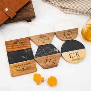 Posavasos de resina epoxi hechos a mano personalizados con nombre personalizado Almohadillas de bebida de estilo clásico para bodas y ocasiones especiales - Product Image 1