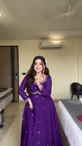 El estilo Anarkali redefine las tendencias de la moda étnica, vestidos largos hasta el suelo y looks centrados en dupatta para celebraciones nupciales/ropa festiva - Product Image 4