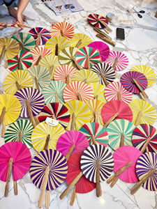 Abanico de hojas de palma, artesanía de Palma tejida a mano con mango de madera para decoración al aire libre, Vietnam 99 Gold Data - Ms Violet - Product Image 3