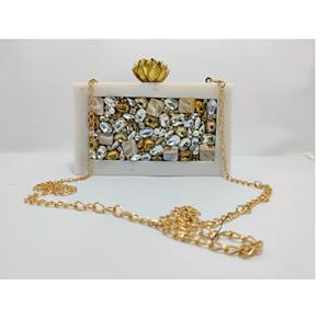 Article unique Pochette personnalisée en résine artisanale indienne de couleur blanche pour femme - Product Image 6